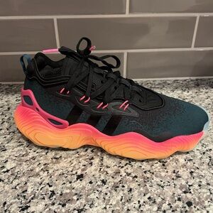 Adidas TRAE YOUNG 3 BASKETBALL SHOES size 9 Men/ 10 Women
